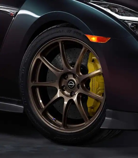 2021-nissan-gt-r-t-spec-20-inch-nismo-forged-alloy-wheels-and-wide-front-fender_D.jpg