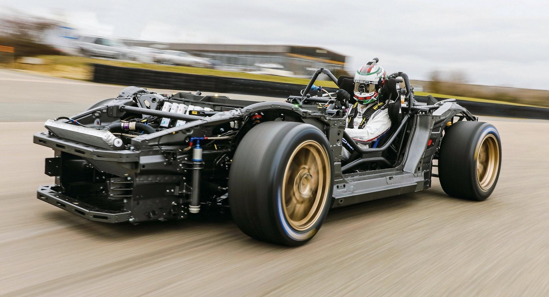 2021-Porsche-Mission-R-development-1.jpg
