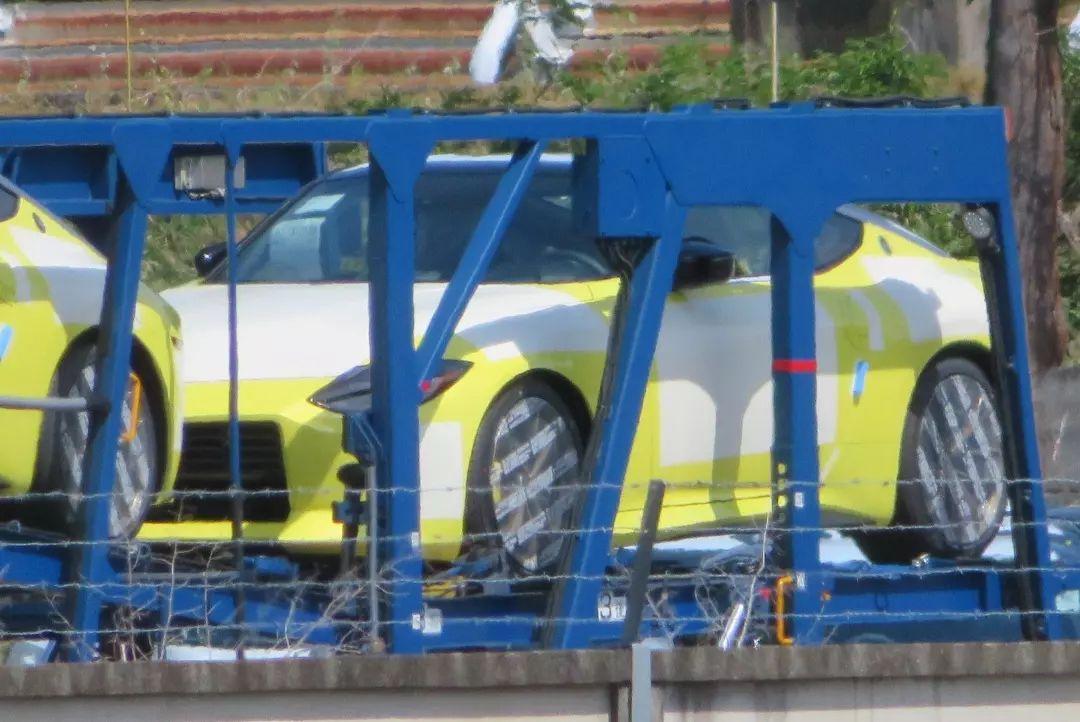 2023-nissan-z-carrier-truck-5.jpeg