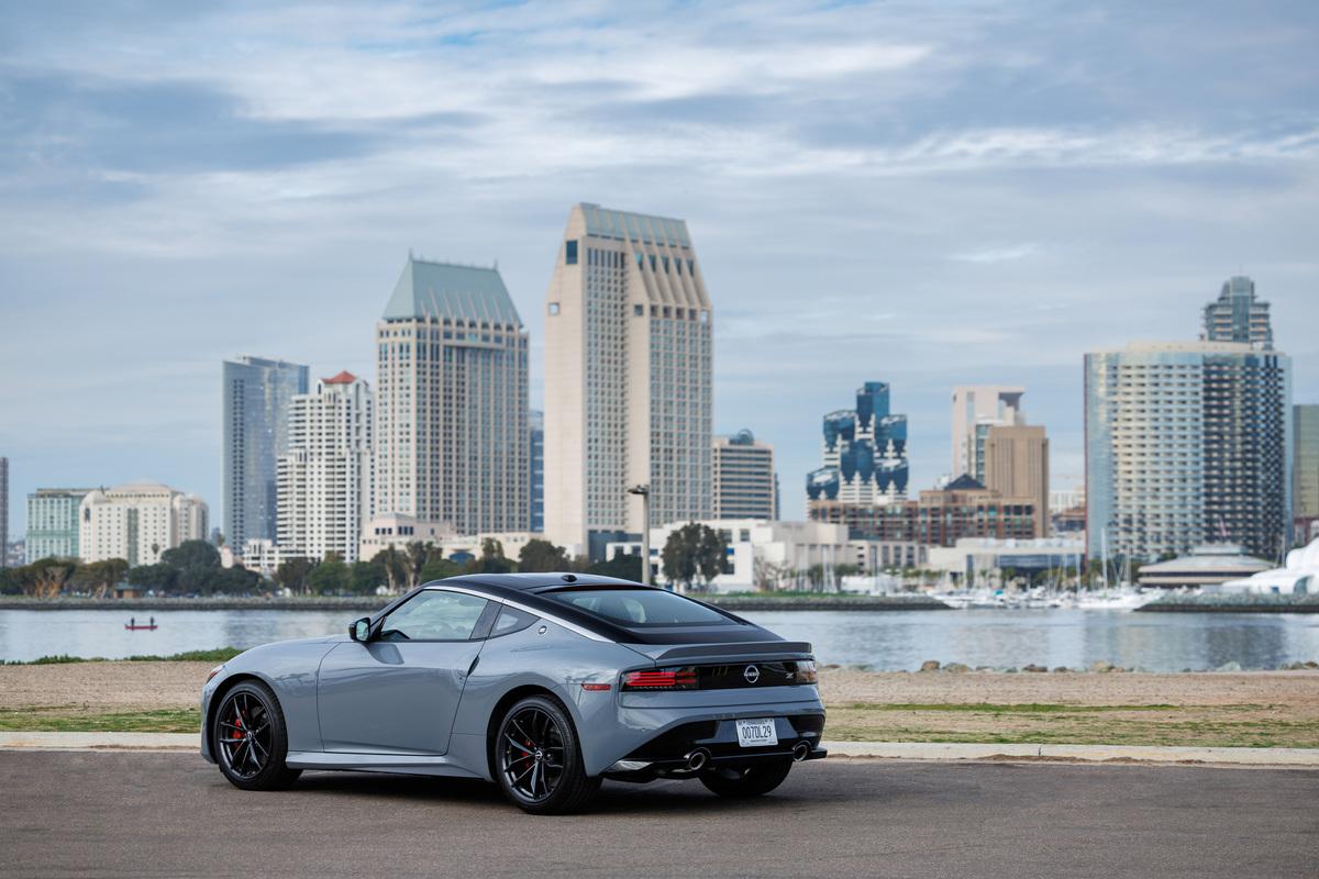 2023 Nissan Z_Boulder Gray-14.jpg