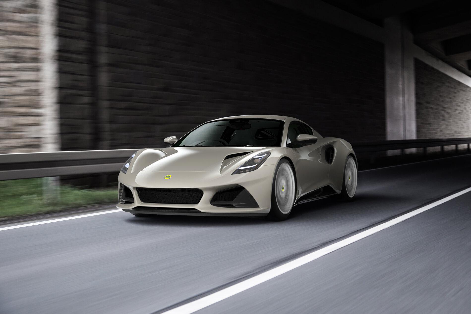 emira-tunnel-silver-wheels.jpg