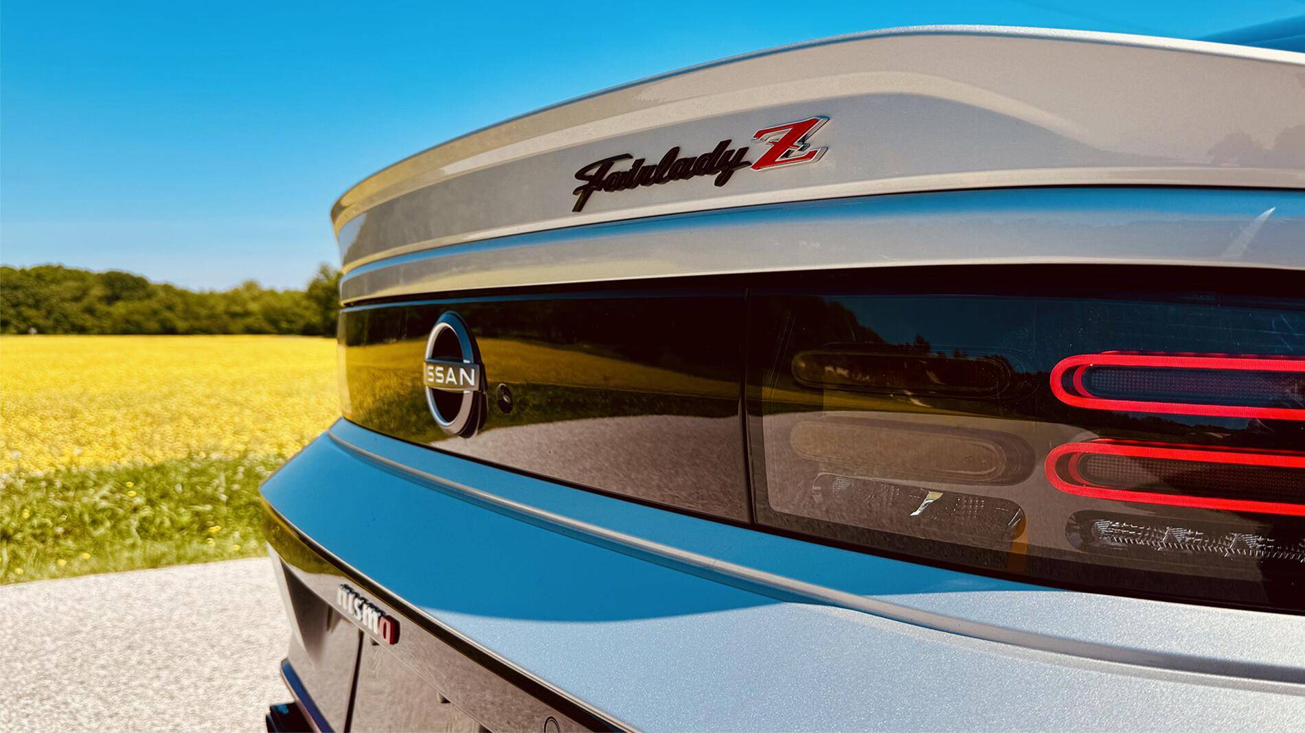 Fairlady Z emblem 1.jpg