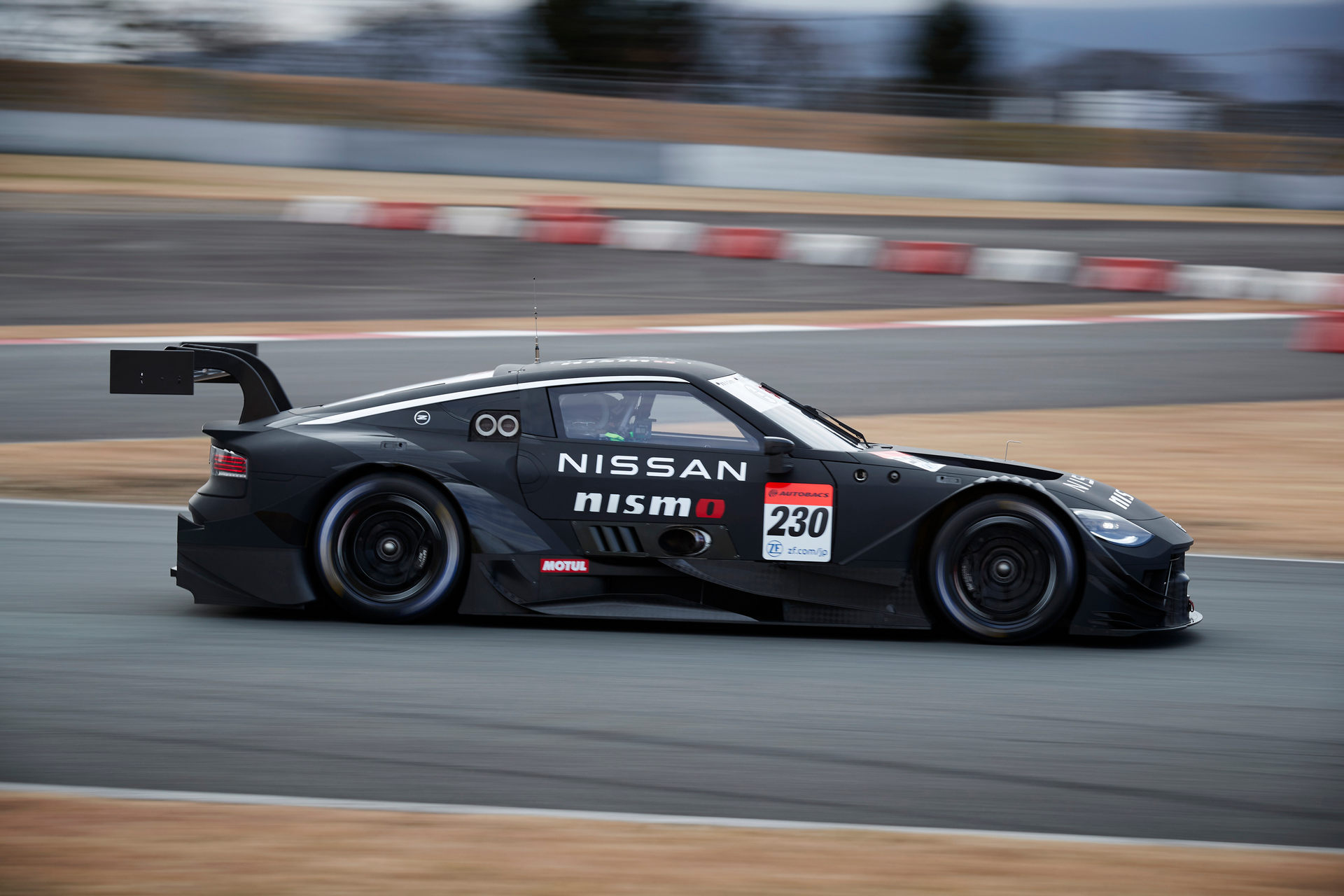 Nissan-Z-GT500-10.jpg