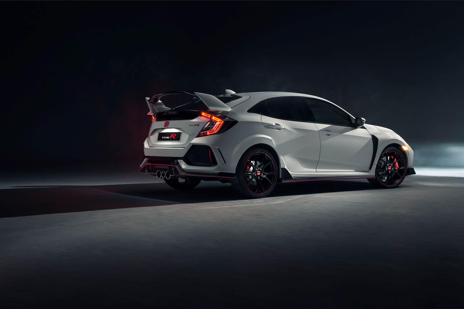 onda_Civic_Type_R_races_into_view_at_Geneva%2Bcopy.jpg