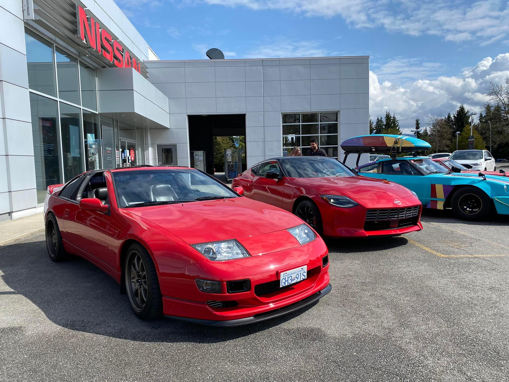 Passion Red Nissan Z vs Red 300ZX | 2023+ Nissan Z Forum 