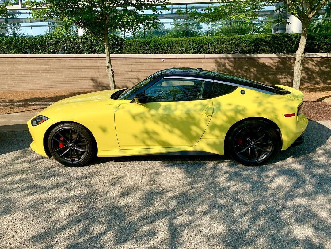 Rosewood Metallic, Ikazuchi Yellow, Passion Red 2023 Nissan Z line up 4.jpg