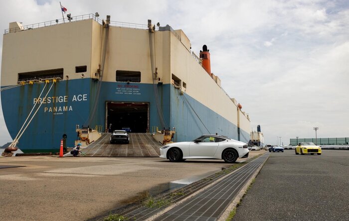 Customers' Zs loaded for Australia